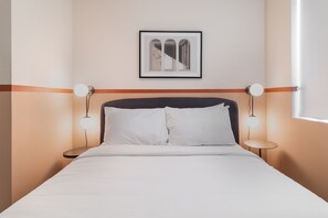 5 bedrooms, iron/ironing board, free WiFi, bed sheets