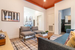 Smart TV - The Conway | Ensemble Escape w/ Deck (Nashville)