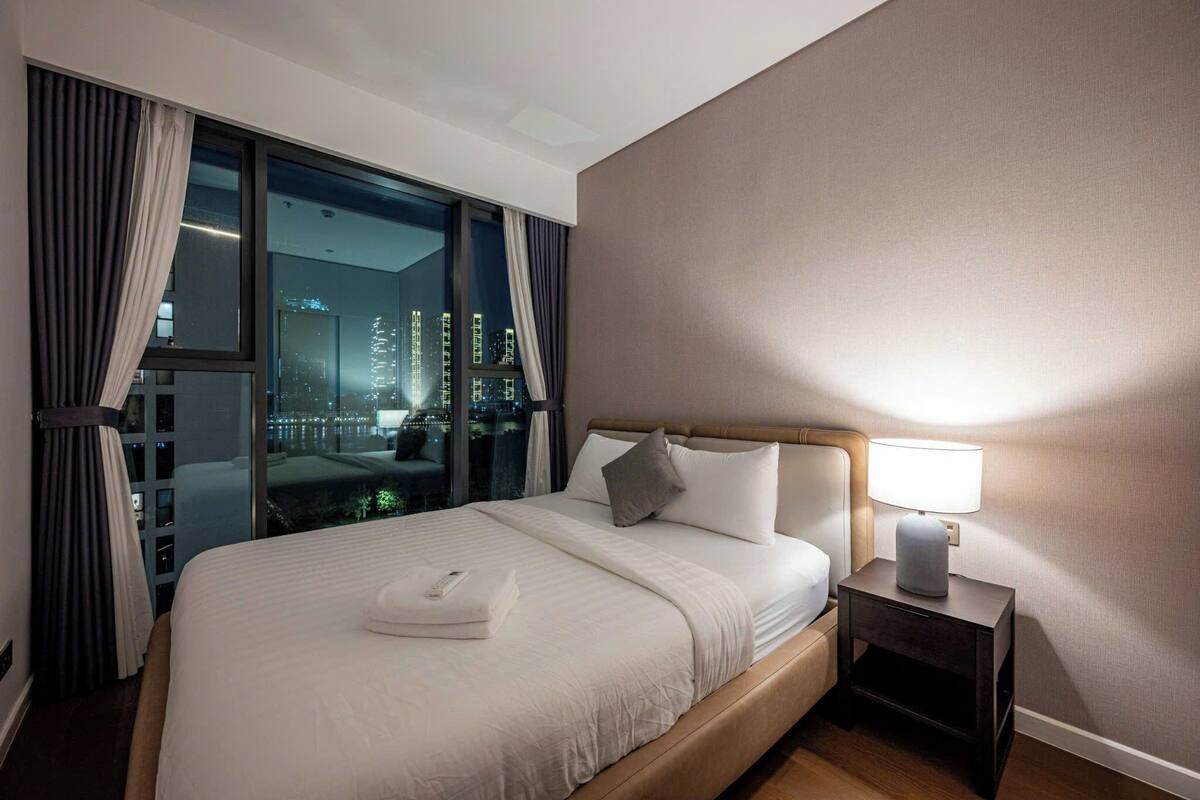 Apartamento Deluxe, 3 habitaciones, vistas al parque | Ropa de cama de alta calidad, colchones Select Comfort, caja fuerte