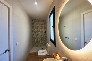 Douche, sèche-cheveux