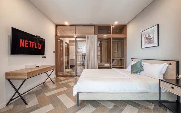 Deluxe Apartment, 2 Bedrooms, Balcony, City View