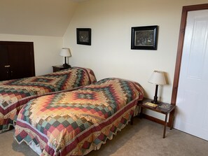 3 bedrooms, iron/ironing board, bed sheets