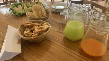 Daily continental breakfast (USD 12 per person)