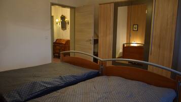 3 chambres, fer et planche Ă repasser, accĂšs Internet, draps fournis