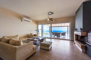 Flat-screen TV - Blue Horizon Villa with Private Pool & Panoramic Sea View (Kefalonia)