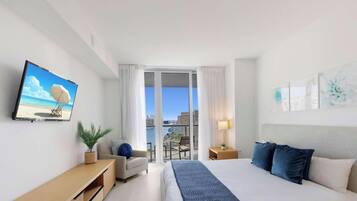 2 Schlafzimmer, Schreibtisch, Bügeleisen/Bügelbrett, Reisekinderbett