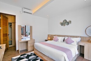Deluxe Villa | 2 bedrooms, in-room safe, blackout drapes, iron/ironing board