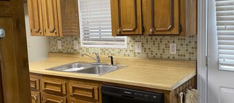 Charming 3-bedroom house in Scott with fitness area, central air,newly renovated