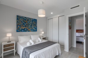 3 chambres, fer et planche à repasser, Wi-Fi gratuit, draps fournis
