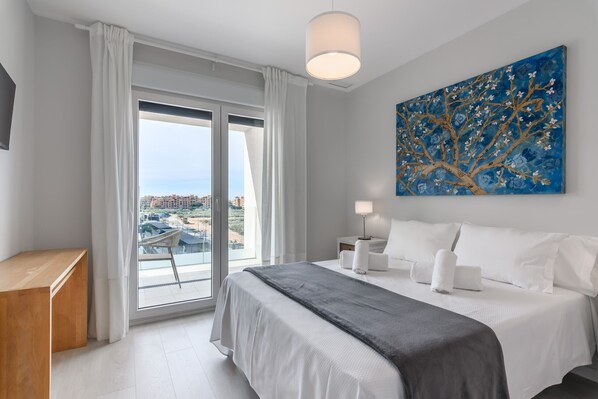 3 dormitoris, planxa i posts de planxar, wifi gratuïta i roba de llit