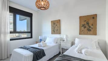 1 slaapkamer, een strijkplank/strijkijzer, gratis wifi, beddengoed