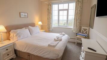3 bedrooms, individually decorated, individually furnished, free WiFi