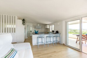 Interior - VILLA ANGELINA with pool and private garden near Campus Beach (Villasimius)