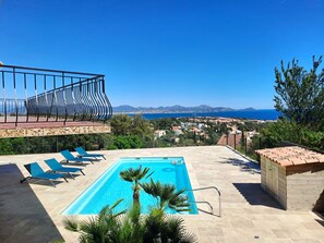 Pool - Villa 7 Personnes, au Calme, vue mer et Piscine Privée (Fréjus)