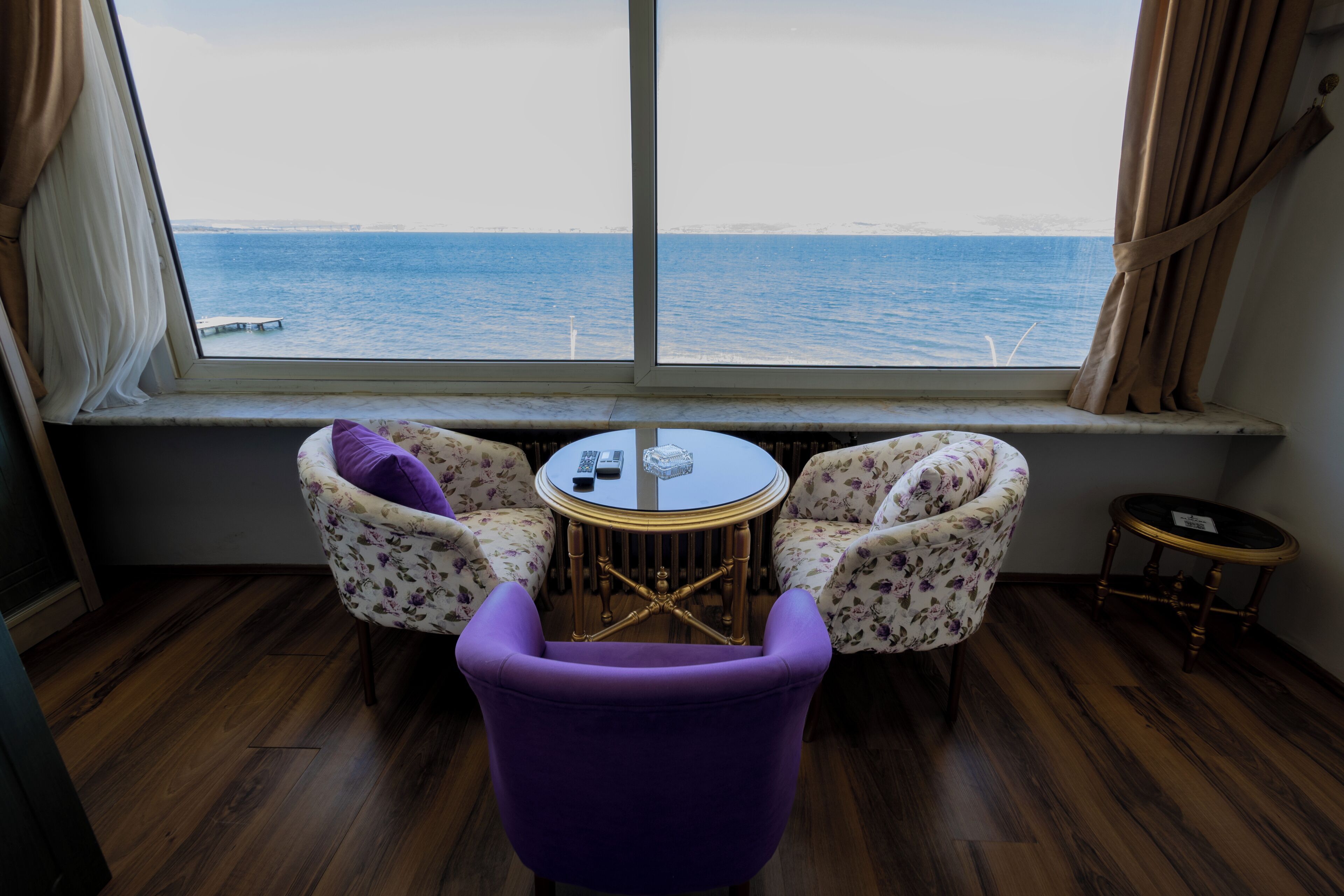 Rom – design, 1 queensize-seng, sjøutsikt | Sengetøy av topp kvalitet, wi-fi (inkludert) og sengetøy