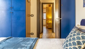 4 Schlafzimmer, Schreibtisch, Bügeleisen/Bügelbrett, Reisekinderbett