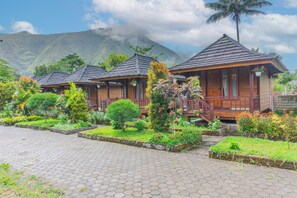 Standard Double Room | Garden view - Puncak Rinjani Lodge (Sembalun Lawang)