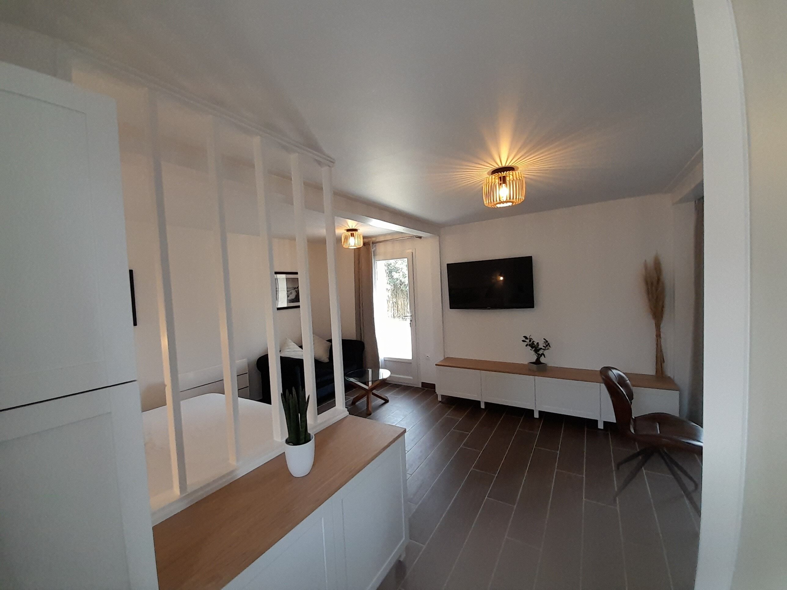 Chambres insonorisées, fer et planche à repasser, Wi-Fi gratuit