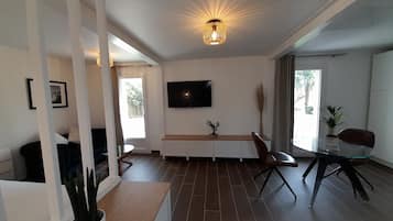 Televisie, boeken en een stereo