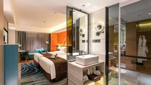 Business Room | Bathroom | Free toiletries, hair dryer, towels, shampoo - Hua mei da An ke Hotel (Guangzhou)