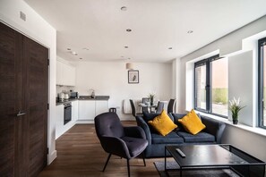 Unclassified image, 5 of 15, button