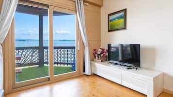 Basic Room, 2 Bedrooms (pado 202) | 1 bedroom, free WiFi