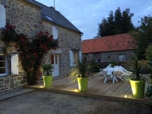 Terrace/patio - Charming country house with pets allowed in Besneville (Besneville)