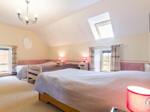 3 bedrooms, free WiFi, bed sheets - Charming country house with pets allowed in Besneville (Besneville)