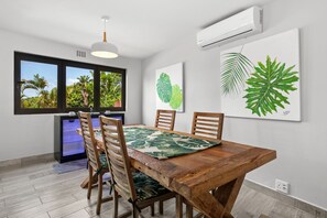 Villa, 3 Bedrooms | In-room dining