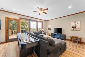 Unclassified image, 4 of 51, button