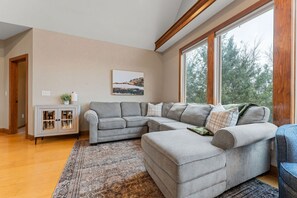 Unclassified image, 5 of 51, button