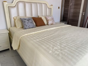 Comfort Condo, 1 Bedroom, River View | Individually decorated, individually furnished, free WiFi, bed sheets - The Vincent Condo (Phnom Penh)