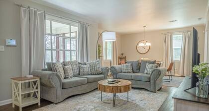 Midtown Military Stay w/ Porch & Game Room