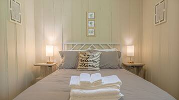 3 dormitorios, escritorio, tabla de planchar con plancha y wifi