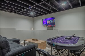 Game room - Midtown Military Stay w/ Porch & Game Room (Columbus)