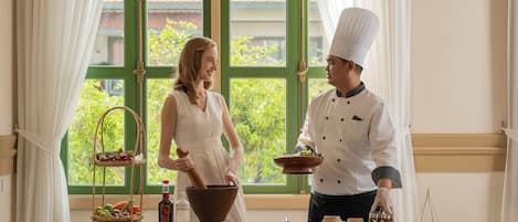 Espresso maker, coffee/tea maker