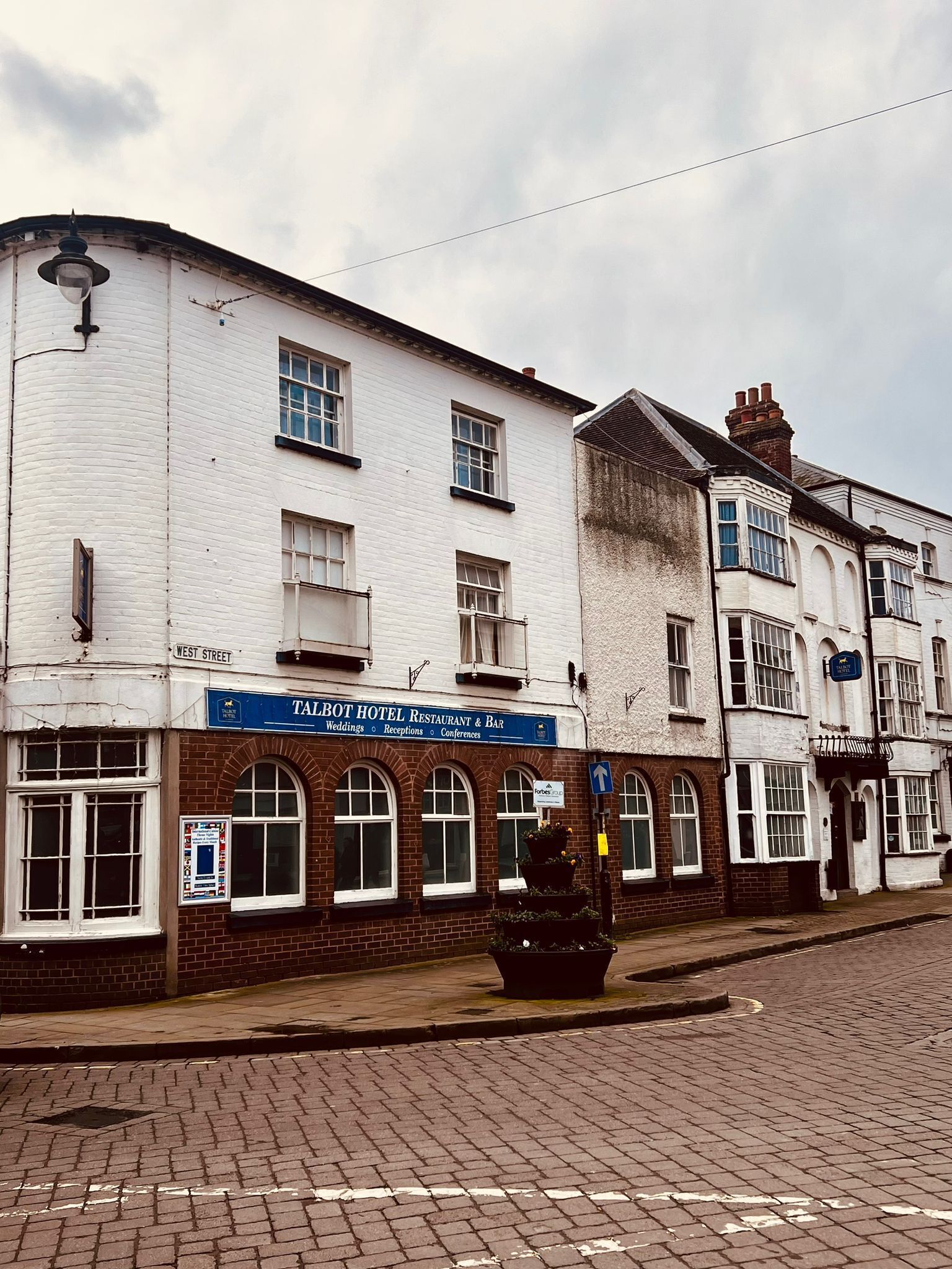 المنشأة من الخارج