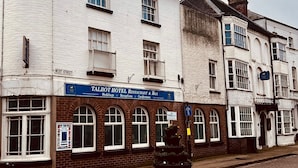 Unclassified image, 5 of 14, button - Talbot Hotel (Leominster)