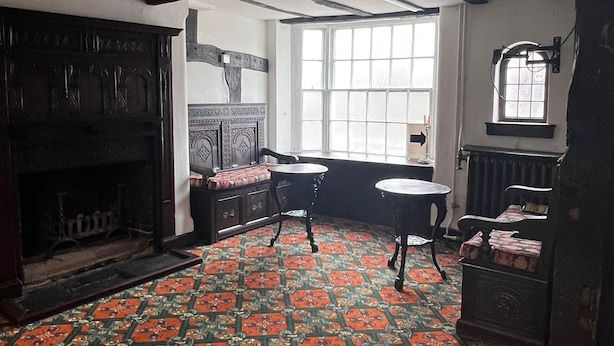 Unclassified image, 1 of 14, button - Talbot Hotel (Leominster)