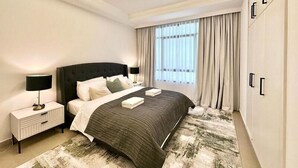 1 bedroom, iron/ironing board, WiFi (free) - Exquisite 1BR with Captivating City View (Dubai)