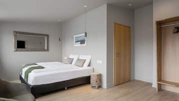 Escrivaninha, ferros/tábuas de passar roupa, berços grátis