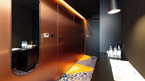 In-room safe, desk, free WiFi, bed sheets - Aparthotel Biała Perła – Czarna Góra Resort | Sun & Snow (Sienna)