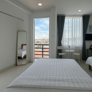 Premium bedding, minibar, individually furnished, desk