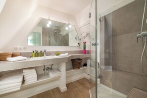 Hair dryer, towels - Gaat 7 - Wohnen im Historischen Ortskern Keitum (Sylt / OT Keitum)