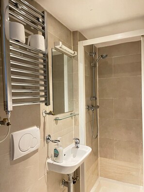 Apartment, Ensuite (N10) | Bathroom