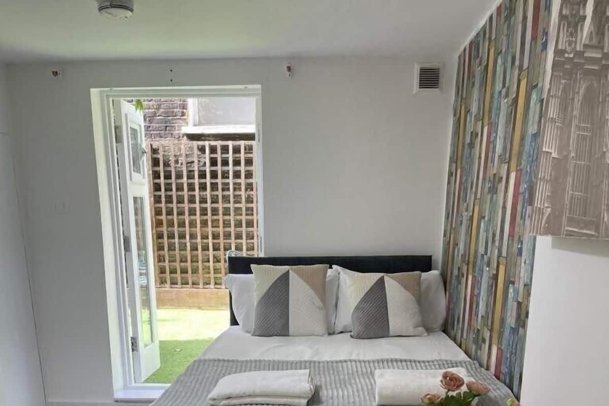 Apartment, Ensuite (N3) | 1 bedroom, individually decorated, individually furnished, free WiFi