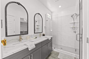 Shower, hair dryer, towels - Stargazer 4BR Desert Retreat | Hot Tub & Deck (Page)