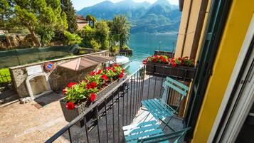 Appartement Romantique, 1 trĂšs grand lit, non-fumeurs, vue lac | 1 chambre, couette en duvet d'oie, matelas Select Comfort