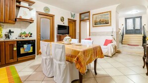 Unclassified image, 2 of 12, button - Vesuvium garden b&b (San Giorgio a Cremano)