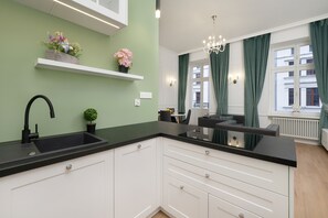 公寓, 1 间卧室, 阳台 | 私人厨房 | 微波炉、洗碗机、电热水壶、厨具/餐具